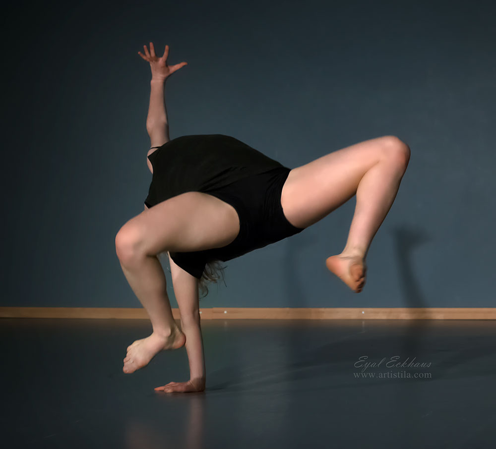 Dance show by Roni Chadash